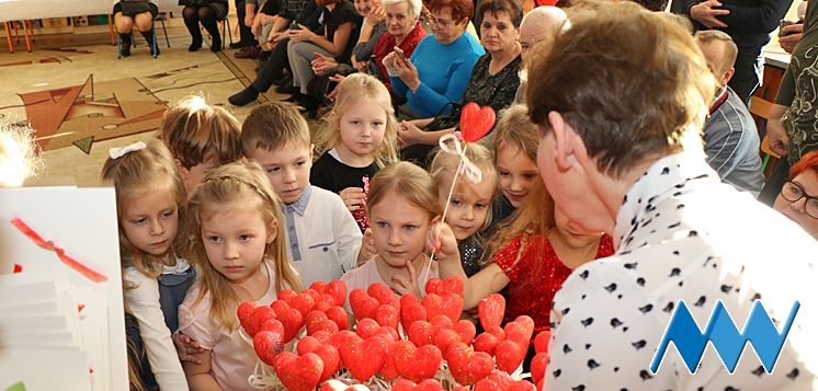 Wnuki świętują z babciami i dziadkami (foto)