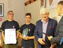 Cieszą się z sukcesu orkiestry (foto)