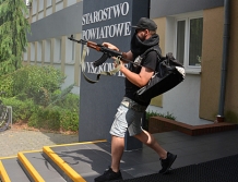 Terrorysta w urzędzie (foto)