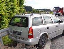 Karambol na ósemce, pożar samochodu i awantura w karetce