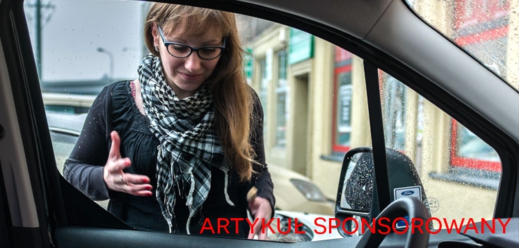 Zatrzaśnięte klucze w aucie. Co robić?