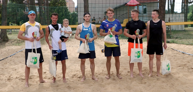 SIATKÓWKA: Udany turniej siatkówki plażowej w Długosiodle (FOTO)