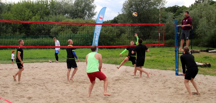 SIATKÓWKA: Kenijczycy najlepsi na plaży (FOTO)