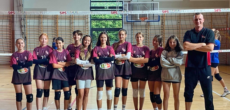 SIATKÓWKA: Dziewczęta z UKS Volley Wyszków w oficjalnych rozgrywkach młodziczek