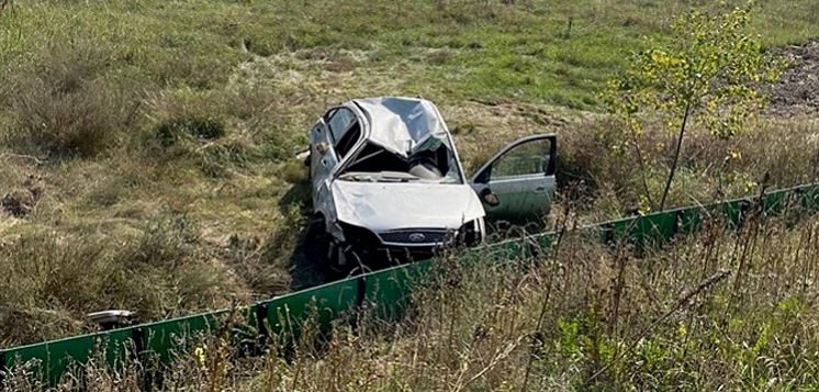 Dachowanie na drodze serwisowej S8. Za kierownicą nietrzeźwa 24-latka