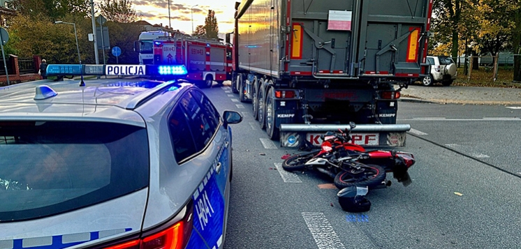 16-letni motocyklista trafił do szpitala po zderzeniu z ciężarówką
