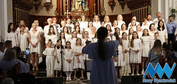 Koncert Uwielbienia w sanktuarium św. Rodziny (FOTO)