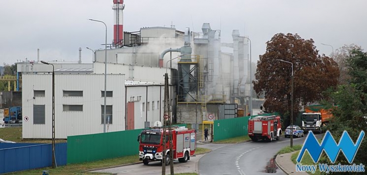 Pożar w firmie zajmującej się recyklingiem szkła (FOTO)