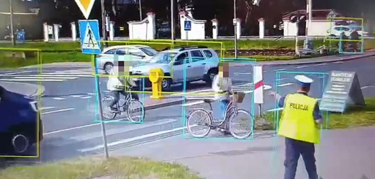 Rowerzyści na pasach (WIDEO)