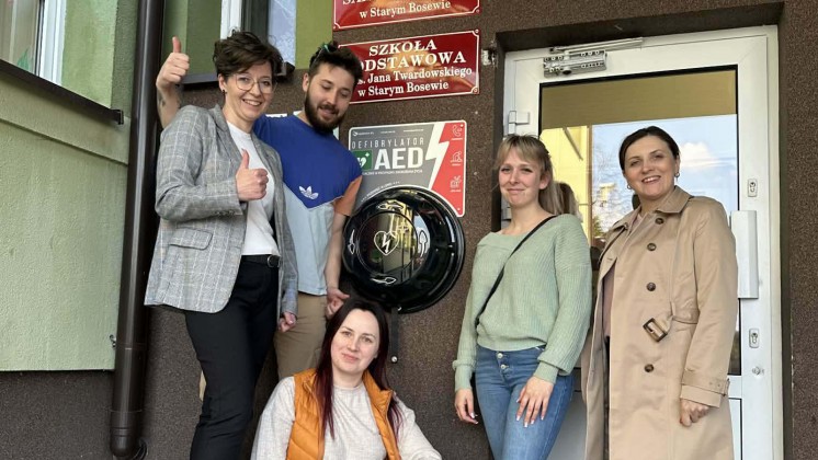 DŁUGOSIODŁO: Zespół Szkół w Starym Bosewie defibrylator AED (FOTO)
