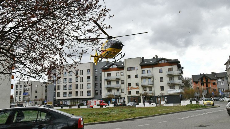 Wypadek podczas prac domowych. Śmigłowiec LPR lądował w centrum miasta