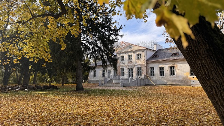 Od poezji do pieniędzy. Co dalej z Muzeum Norwida w Dębinkach?