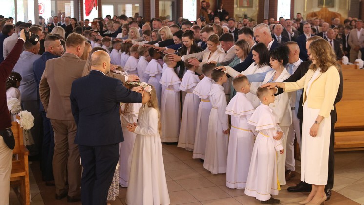 Pierwsza Komunia Święta w parafii św. Wojciecha (FOTO)