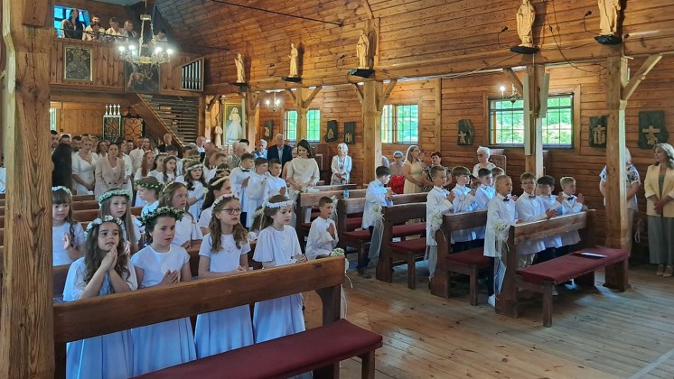 Pierwsza Komunia Święta w parafii Rybienko Leśne (FOTO)