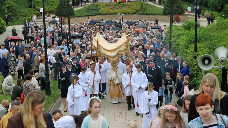 Uroczystości Bożego Ciała w wyszkowskich parafiach (FOTO)