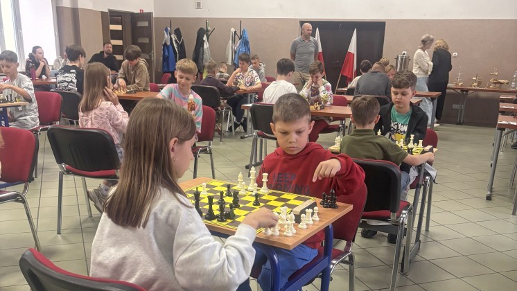 BRAŃSZCZYK: Międzyszkolny Turniej Szachowy „Szach – Mat” (FOTO)