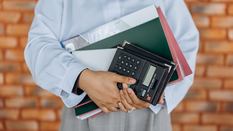 Outsourcing księgowości - kiedy firma powinna przekazać finanse zewnętrznemu zespołowi?