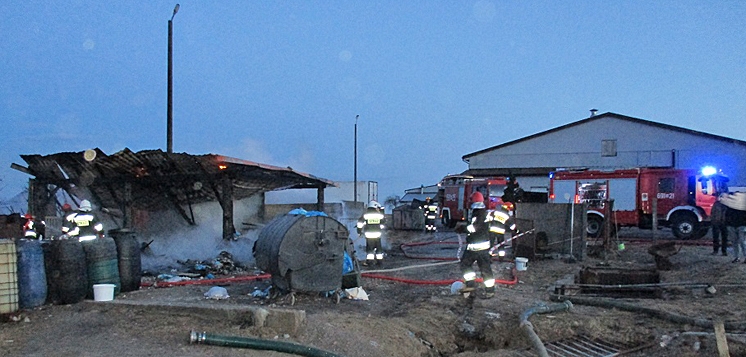Pożar w zakładzie pracy (foto)