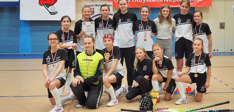 UNIHOKEJ: Świetny wynik młodziczek UKS Młode Wilki (foto)