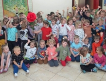 Gigantyczny kwiat od seniorów (FOTO)