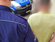 Znęcał się nad ojcem, policjantów zaatakował siekierą (FOTO)