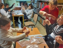 Przygotowania świąteczne czas zacząć. Uczniowie robili makramowe aniołki (FOTO)