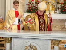Konsekracja nowego ołtarza w sanktuarium św. Idziego (FOTO)