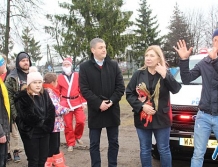 Charytatywny konwój wyjątkowych aut dotarł do wyszkowskiego domu dziecka (FOTO)