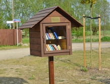 ZABRODZIE: Choszczowe ma pierwszą w okolicy plenerową biblioteczkę! (FOTO)