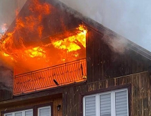 Pożar domu jednorodzinnego w Nowej Wsi. Straty są duże (FOTO)