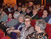 Z biblioteką do  Teatru Ateneum