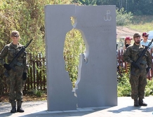 DŁUGOSIODŁO: Odsłonięcie pomnika w 80. rocznicę śmierci Tadeusza Zawadzkiego "Zośki" (FOTO)