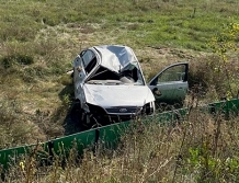 Dachowanie na drodze serwisowej S8. Za kierownicą nietrzeźwa 24-latka