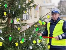 Odblaskowa choinka z myślą o pieszych i rowerzystach