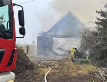 Pożar budynku gospodarczego w Kręgach Nowych (FOTO)