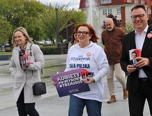 Przekonują do głosowania na Rafała Trzaskowskiego (FOTO)