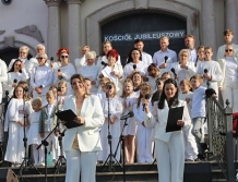 Koncert Uwielbienia w sanktuarium św. Rodziny (FOTO)
