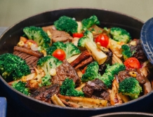 Jak przygotować jednogarnkowe obiady, kiedy brakuje czasu?