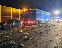 Zderzenie dwóch ciężarówek i osobówki na S8 (FOTO)
