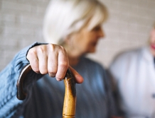 Oszustka podająca się za pracownika socjalnego okradła seniorkę