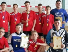 UNIHOKEJ: Zwycięskie Jedynka i Zabrodzie