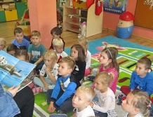 Głośne czytanie w Bajce (foto)