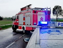 Pijany kierowca przed policją ukrył się w wychodku (wideo)