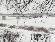 Weszły na zamarzniętą rzekę. Chciały skrócić drogę do domu