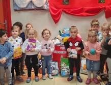 Przedszkolaki pomagają bezdomnym zwierzętom (FOTO)