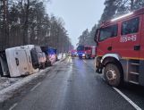 Wypadek autobusu pod Wyszkowem. Wiele osób rannych (FOTO) [AKTUALIZACJA] - Wydarzenia - zdjęcie 13