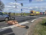 Zderzenie motocykla z samochodem osobowym. Dwoje rannych (FOTO) - Wydarzenia - zdjęcie 2