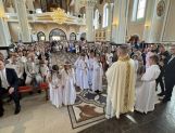 Pierwsza Komunia w parafii św. Rodziny (FOTO) - Od czytelników - zdjęcie 10
