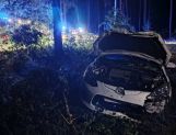 Na łuku auto wypadło z drogi (FOTO) - Wydarzenia - zdjęcie 5